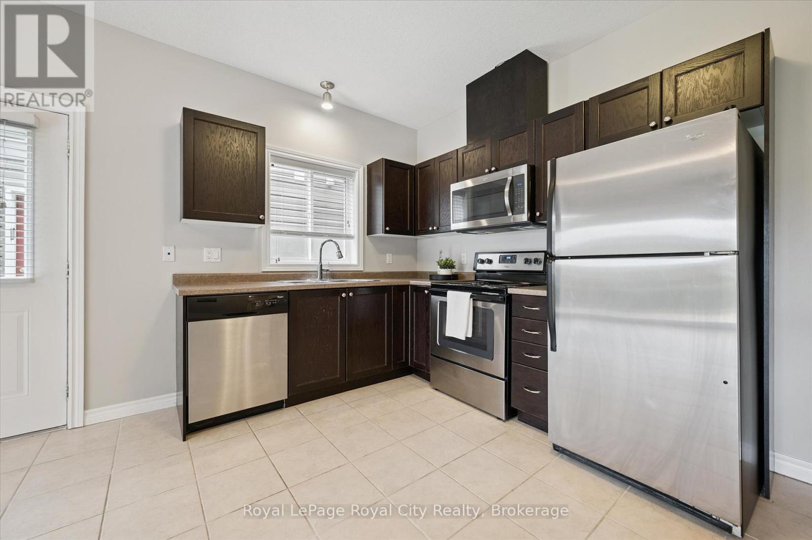 470 Elora Street, Centre Wellington (Fergus), Ontario  N1M 1Y8 - Photo 8 - X12589706