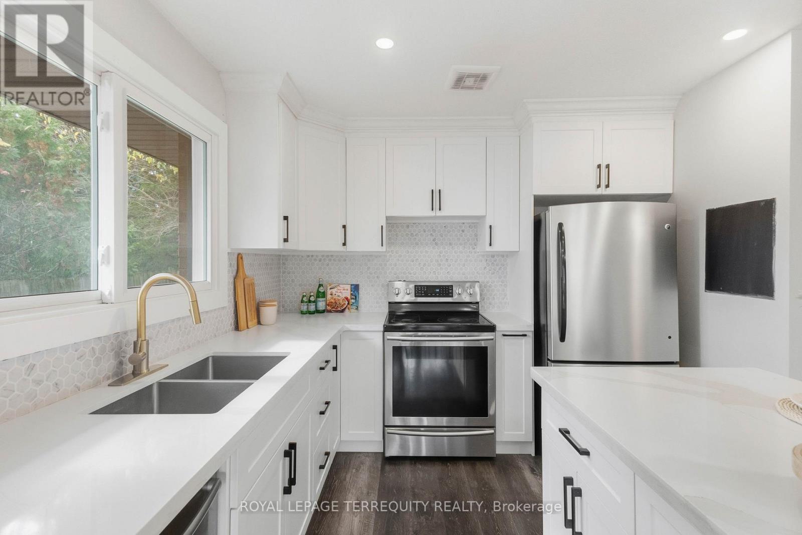 183 Emerson Avenue, London South, Ontario  N5Z 3L5 - Photo 13 - X12589416