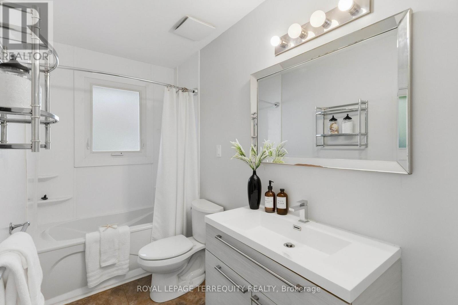 183 Emerson Avenue, London South, Ontario  N5Z 3L5 - Photo 19 - X12589416