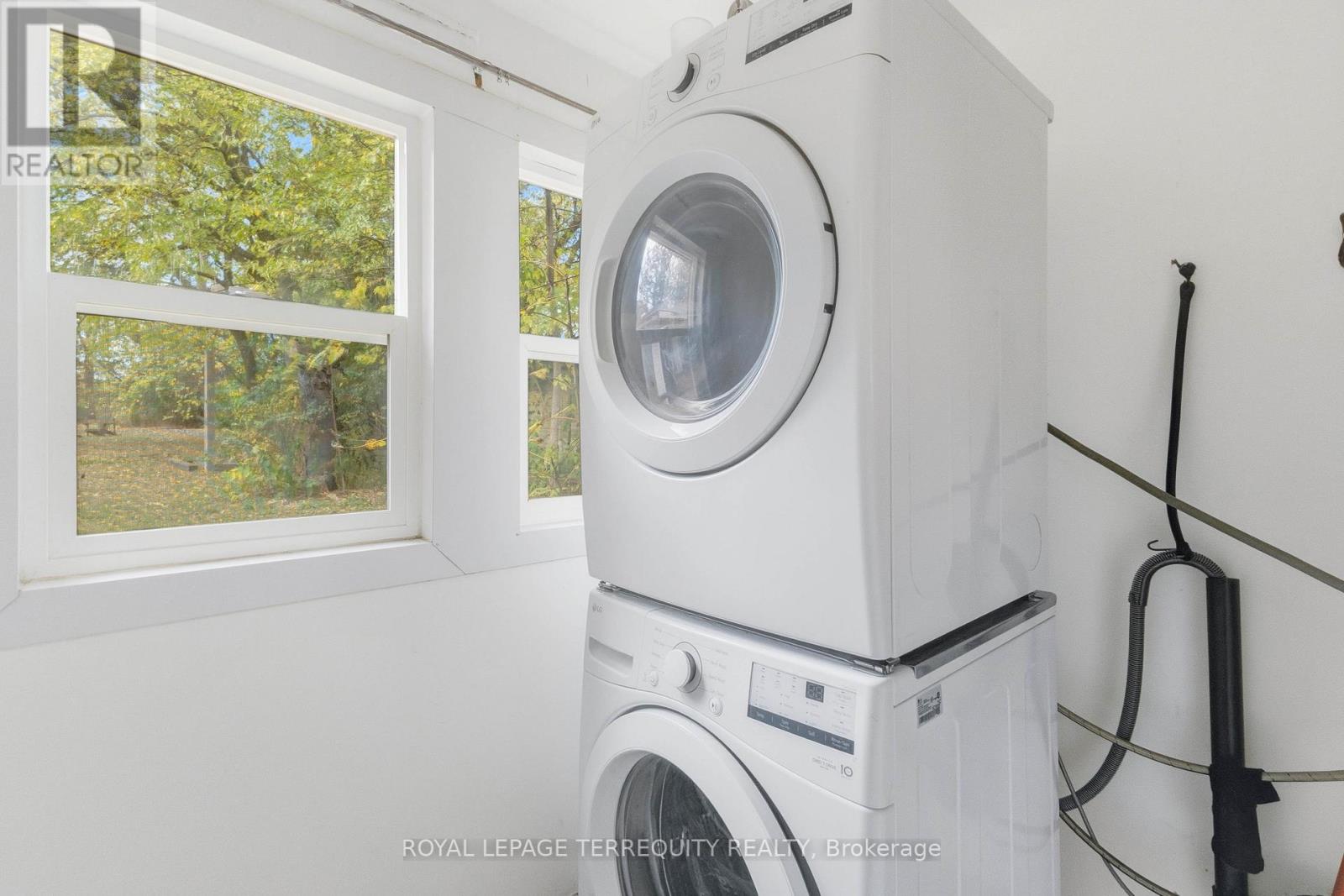 183 Emerson Avenue, London South, Ontario  N5Z 3L5 - Photo 20 - X12589416