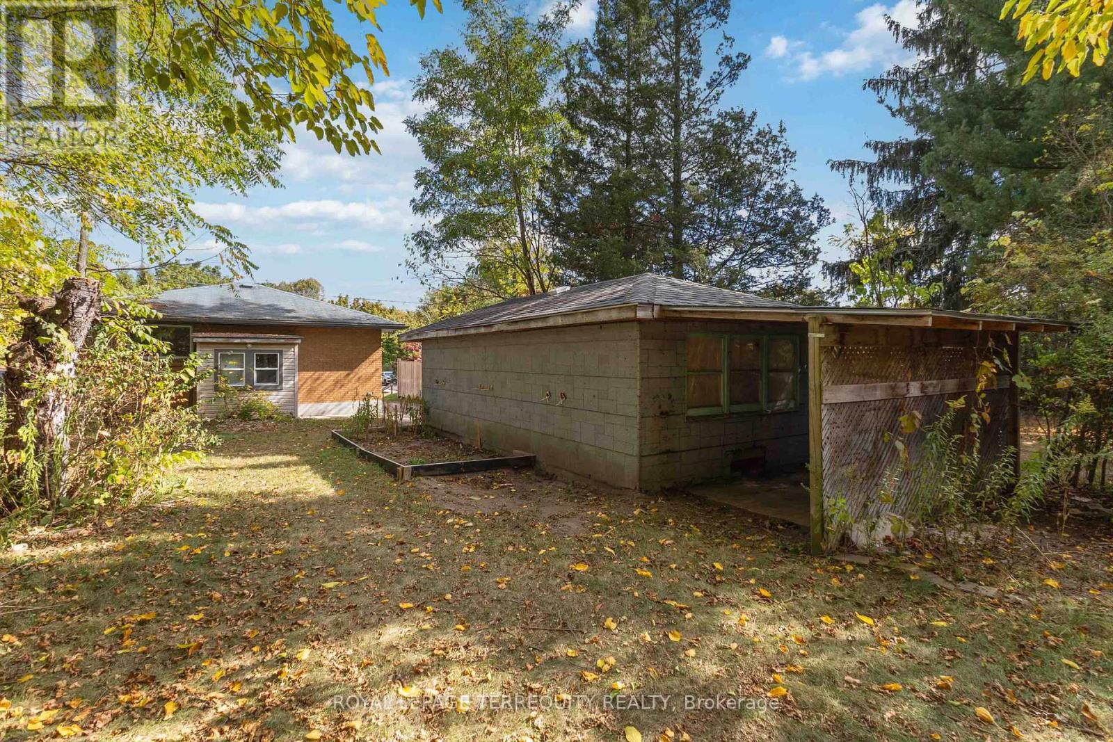 183 Emerson Avenue, London South, Ontario  N5Z 3L5 - Photo 33 - X12589416