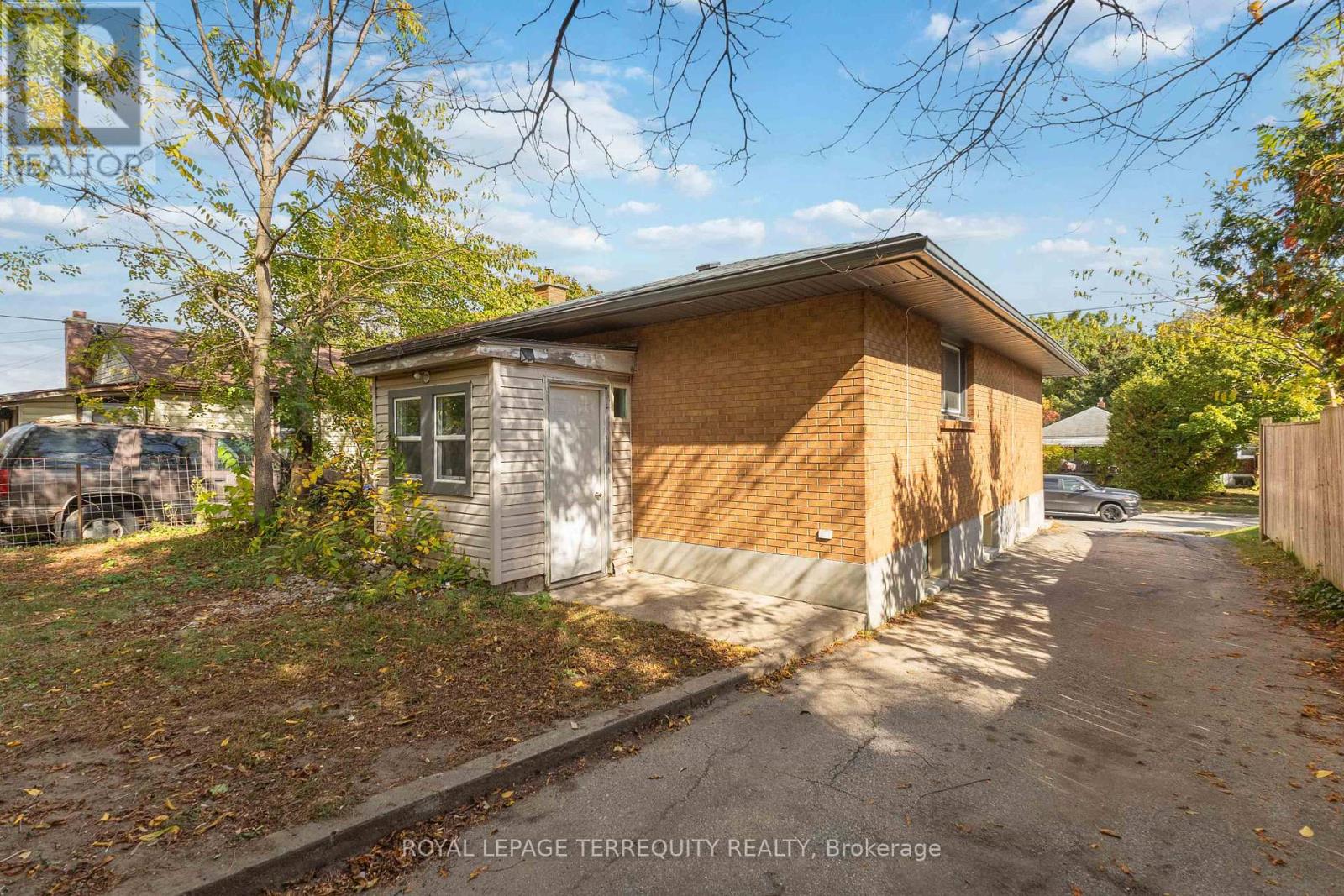 183 Emerson Avenue, London South, Ontario  N5Z 3L5 - Photo 37 - X12589416