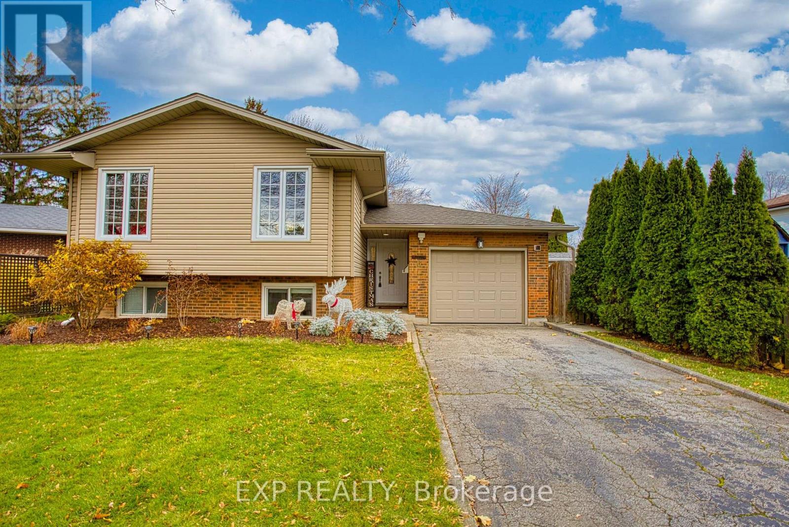 6 Jolie Court, St. Catharines, Ontario  L2M 6V6 - Photo 3 - X12589600