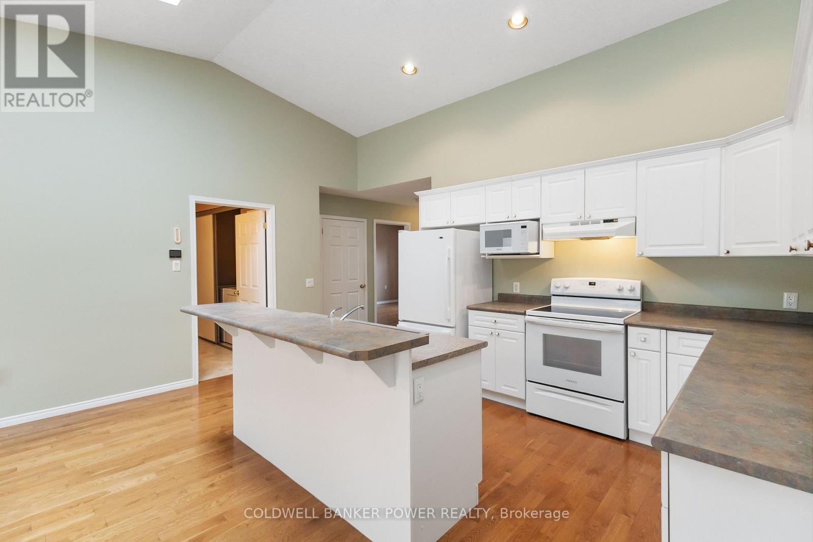 23 - 680 Commissioners Road W, London South (South M), Ontario  N6K 4T8 - Photo 16 - X12589786