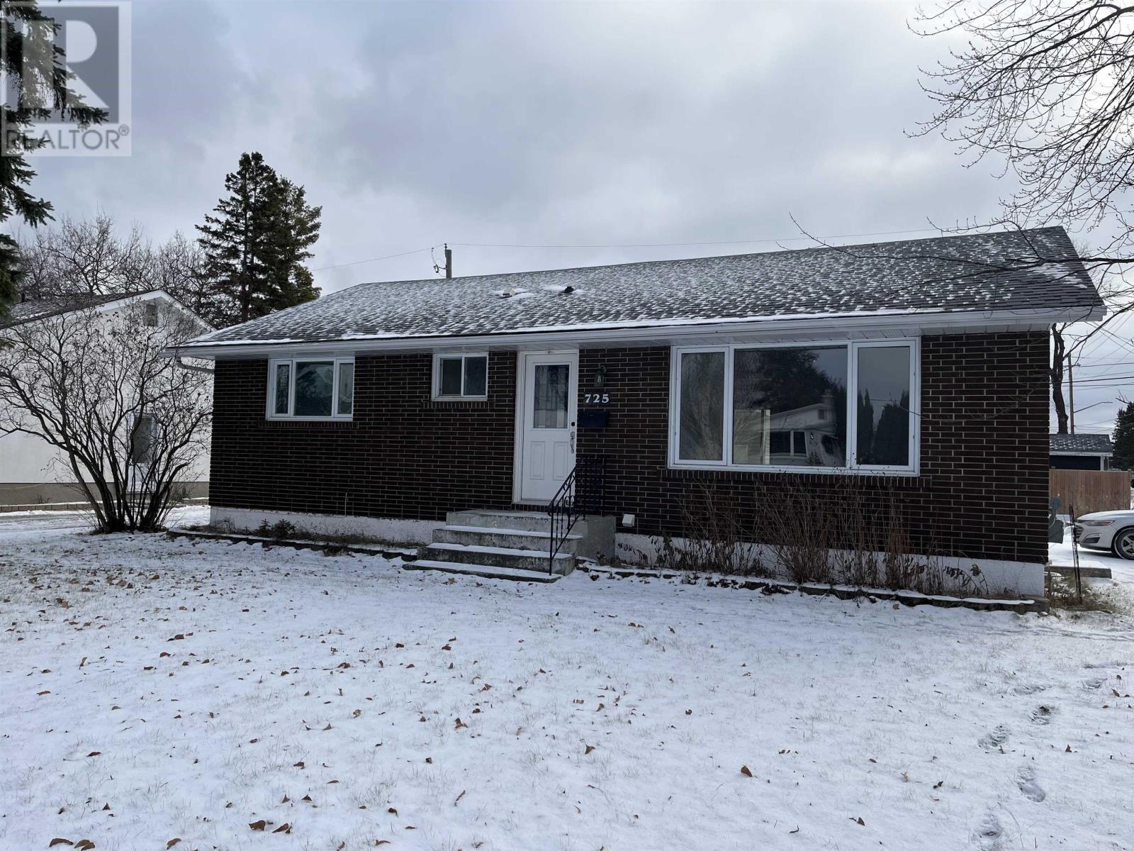 725 Second St W, fort frances, Ontario