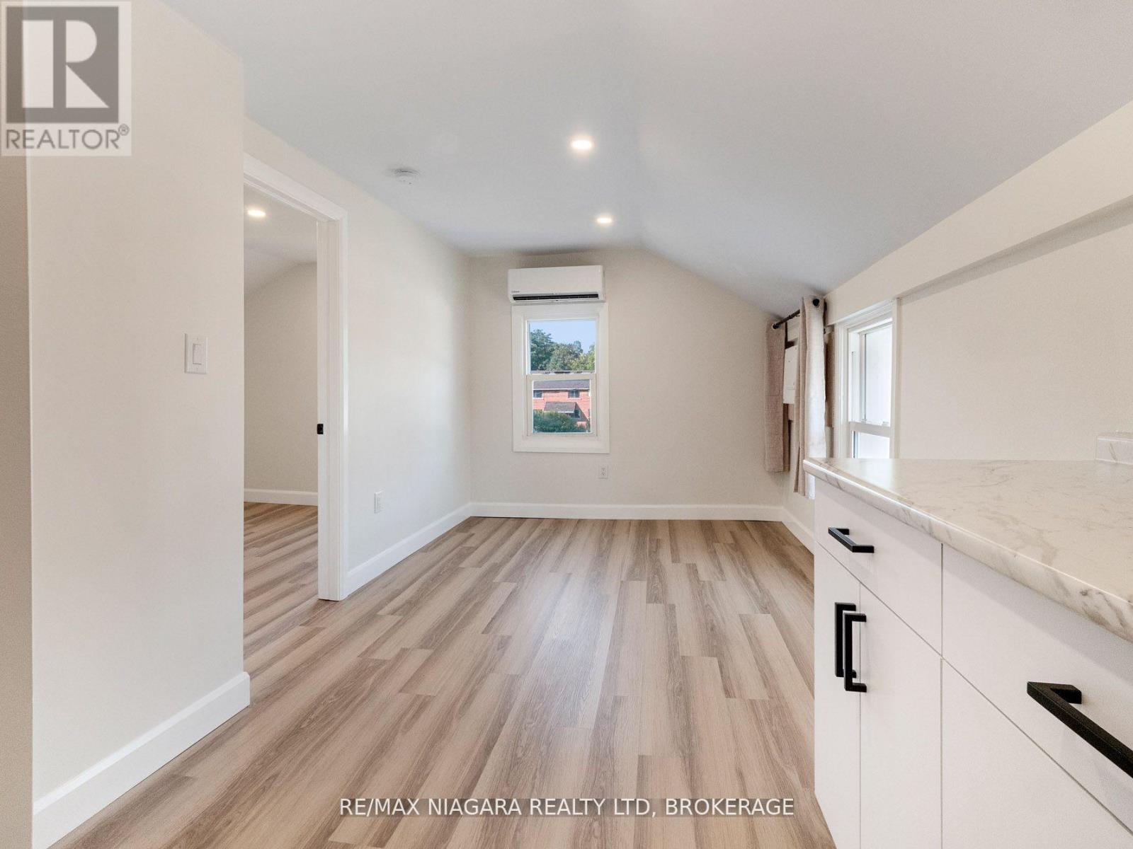 Unit#3 - 132 Waterloo Street, Fort Erie, Ontario  L2A 3K2 - Photo 4 - X12589762