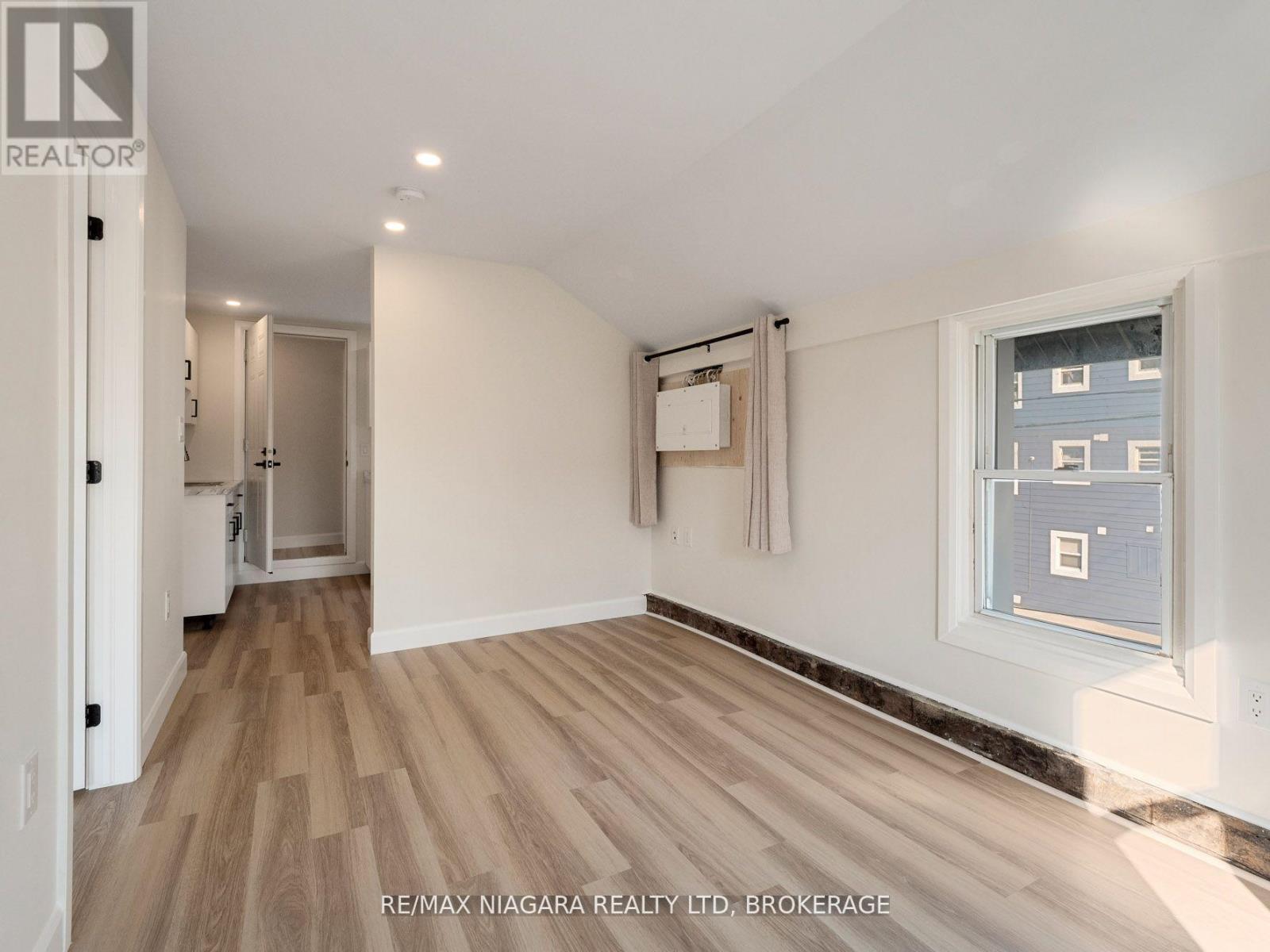 Unit #2 - 132 Waterloo Street, Fort Erie, Ontario  L2A 3K2 - Photo 9 - X12589770