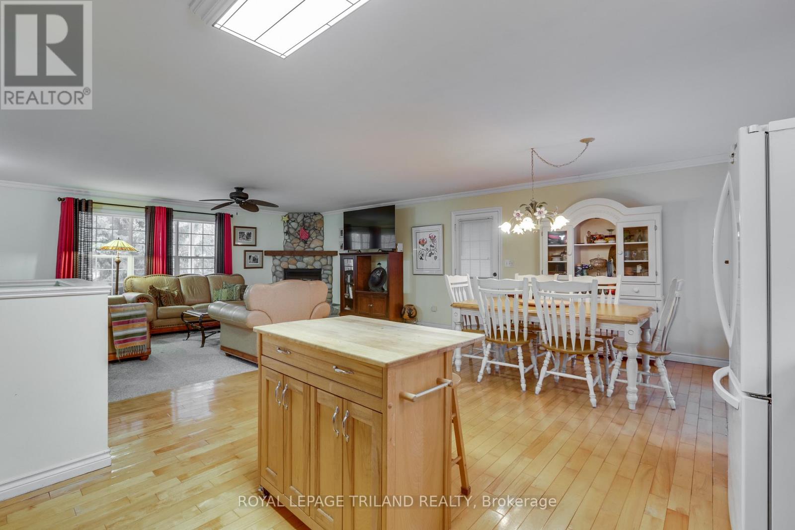 9909 Northville Crescent, Lambton Shores, Ontario  N0M 2N0 - Photo 10 - X12556264