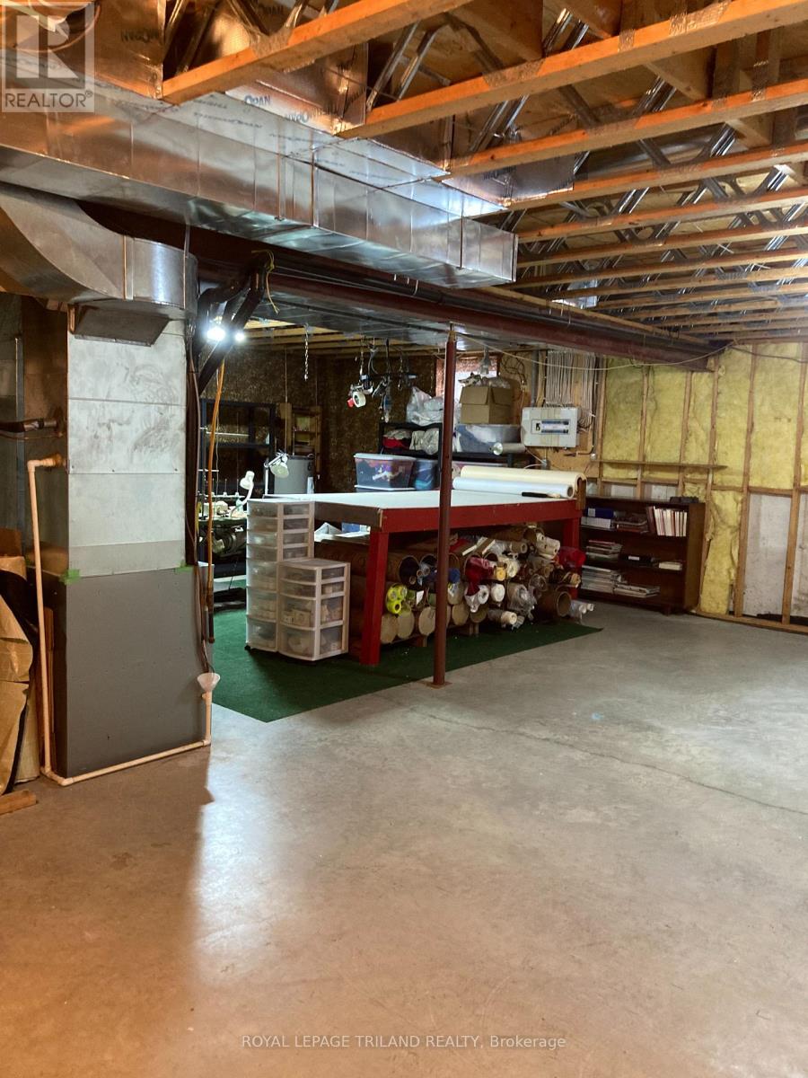 9909 Northville Crescent, Lambton Shores, Ontario  N0M 2N0 - Photo 21 - X12556264