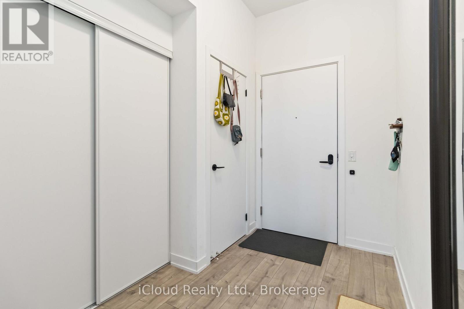 501 - 220 Missinnihe Way, Mississauga, Ontario  L5H 0A9 - Photo 7 - W12514184