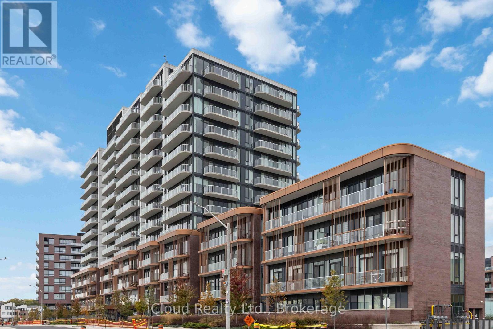 501 - 220 Missinnihe Way, Mississauga, Ontario  L5H 0A9 - Photo 3 - W12514184