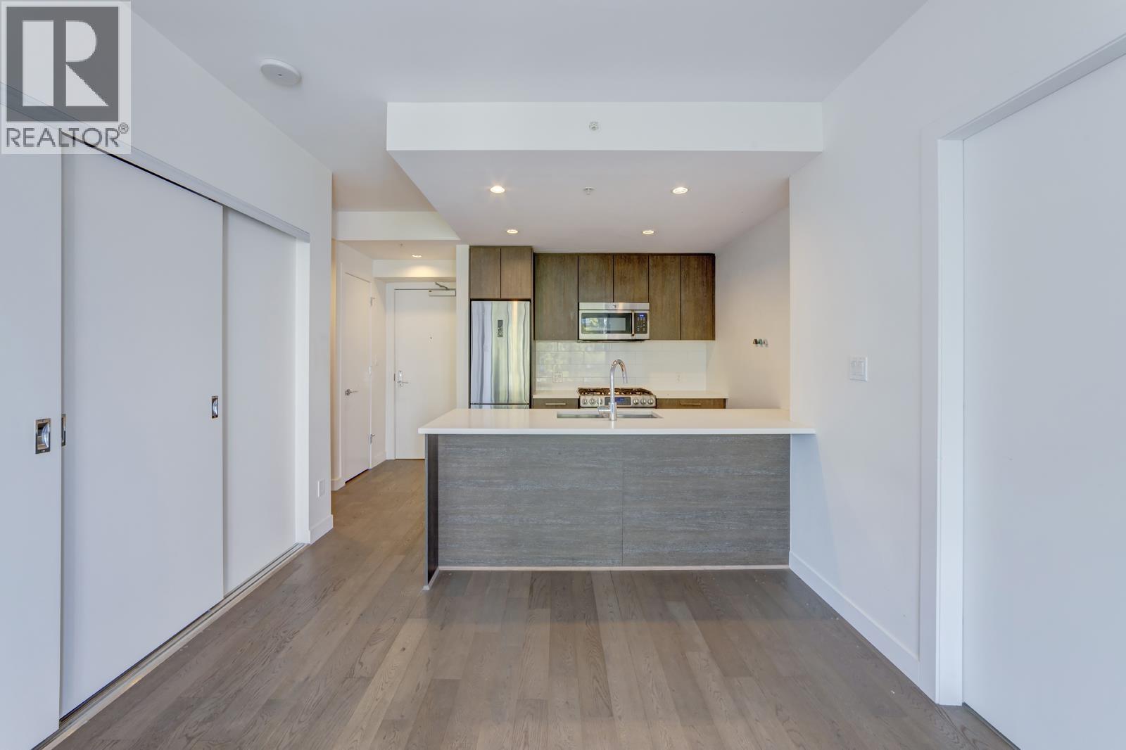 9xx 9060 University Crescent, Burnaby, British Columbia V5A 0E1 - Photo 2 - R3071063