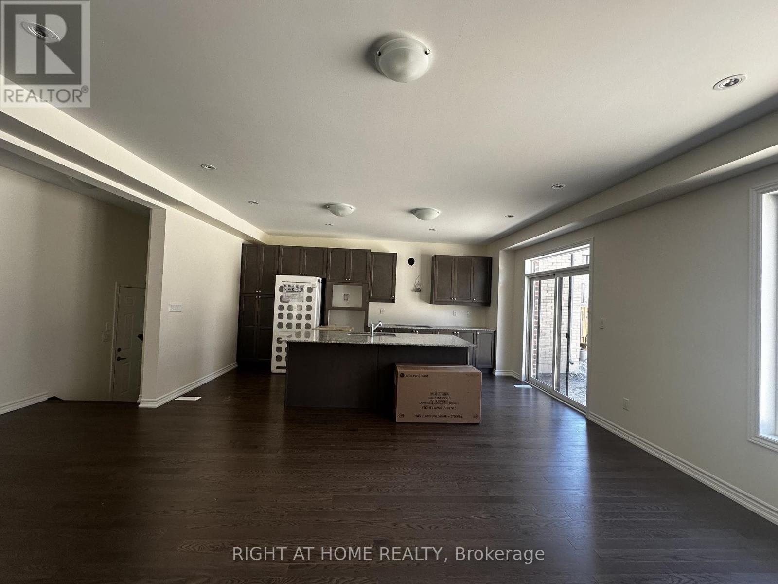 1174 Wilmington Avenue, Oshawa, Ontario  L1H 8L7 - Photo 4 - E12589810