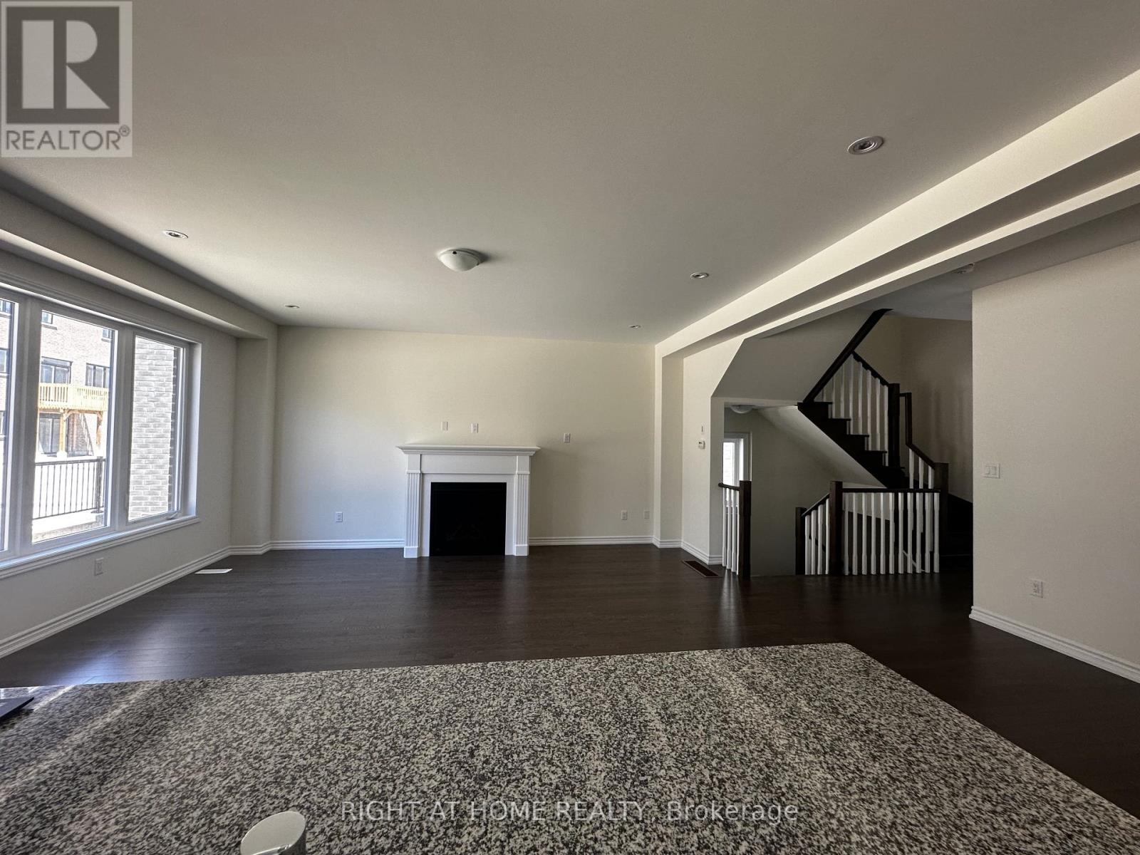 1174 Wilmington Avenue, Oshawa, Ontario  L1H 8L7 - Photo 7 - E12589810