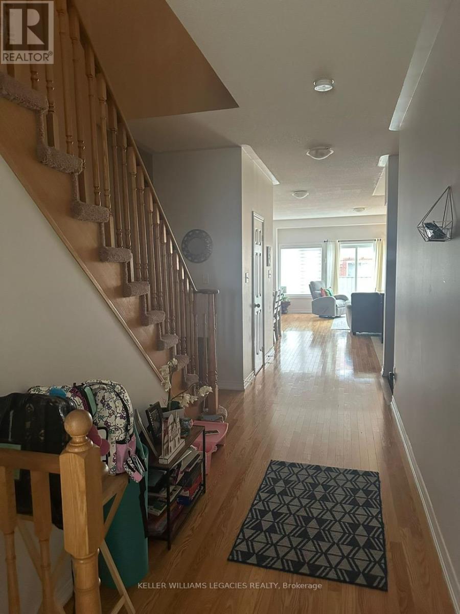 80 Evanwood Crescent, Brampton, Ontario  L6X 0P7 - Photo 3 - W12531304