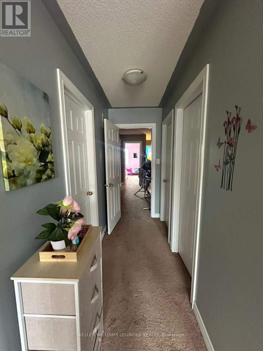 80 Evanwood Crescent, Brampton, Ontario  L6X 0P7 - Photo 15 - W12531304