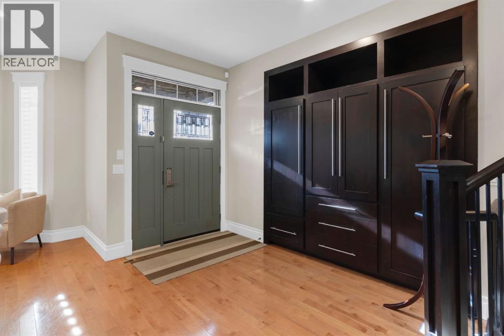 2046 49 Avenue Sw, Calgary, Alberta  T2T 2V4 - Photo 2 - A2265090