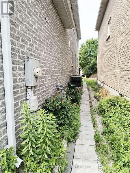 14 Tim Jacobs Drive, Georgina, Ontario  L4P 0G5 - Photo 3 - N12589688