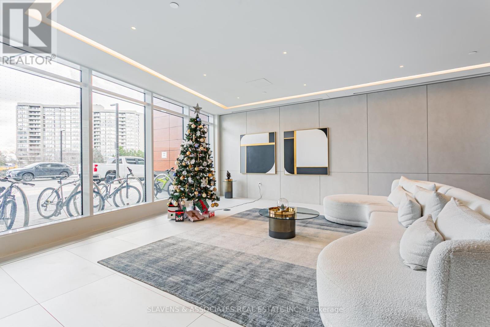 A719 - 30 Upper Mall Way, Vaughan, Ontario  L4J 0L7 - Photo 4 - N12589704