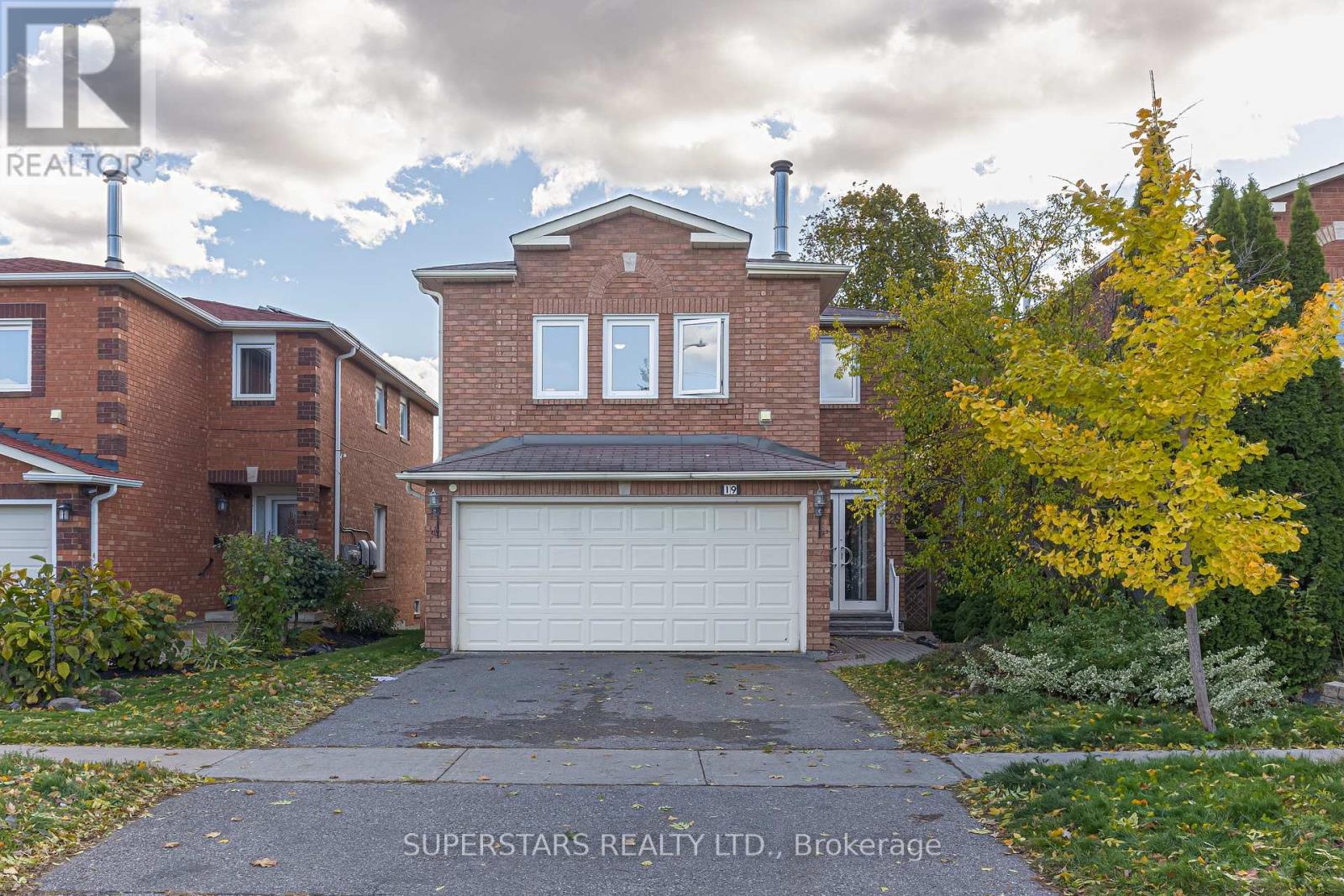 19 Justus Drive, Richmond Hill, Ontario  L4C 9Z4 - Photo 1 - N12589748