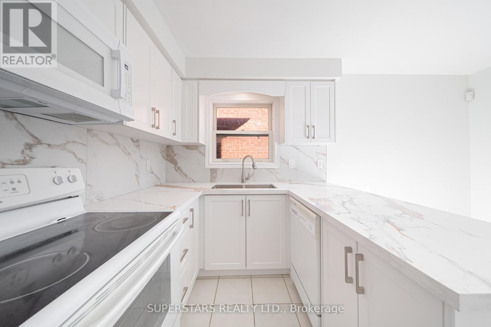 19 Justus Drive, Richmond Hill, Ontario  L4C 9Z4 - Photo 12 - N12589748