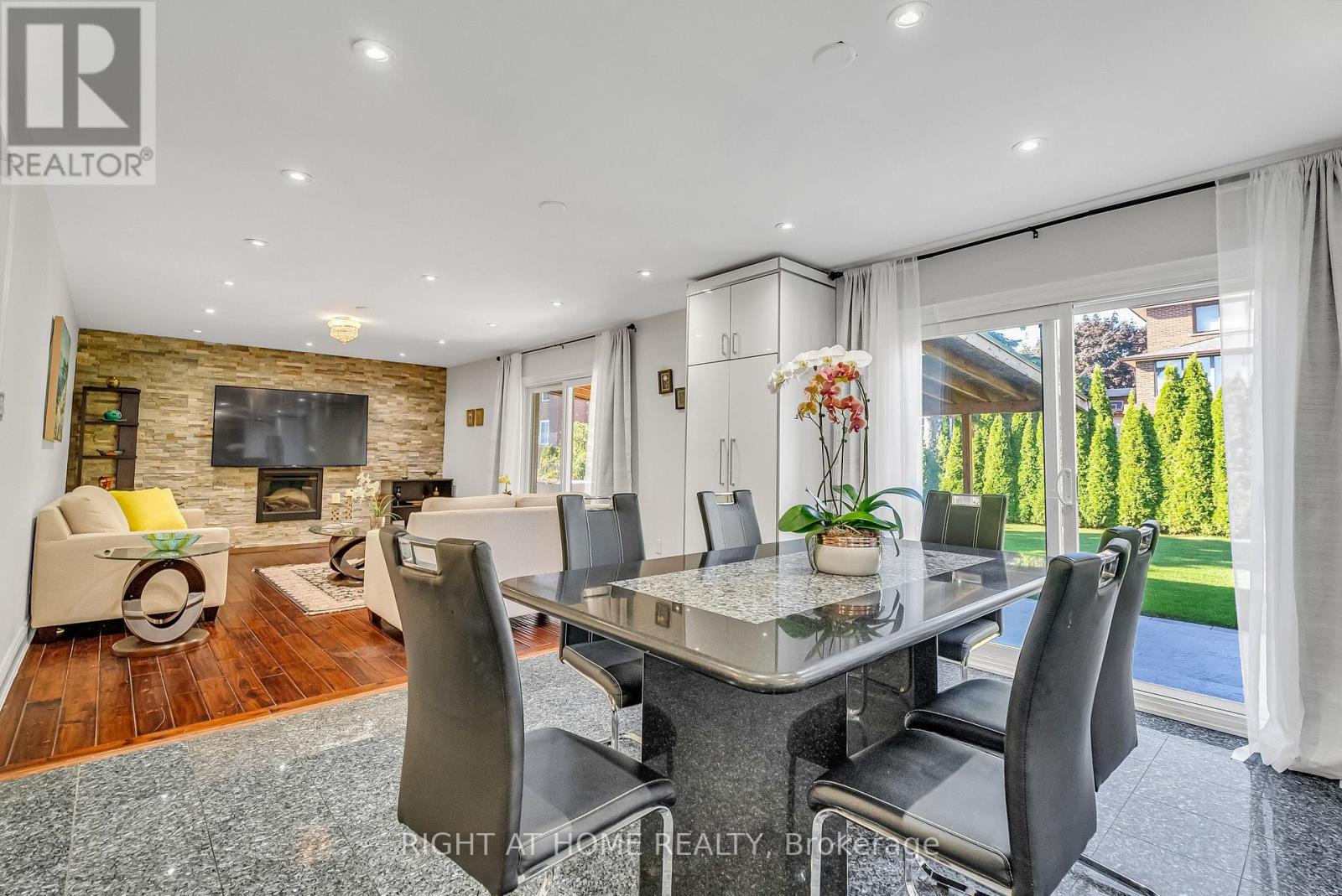 373 Firglen Ridge W, Vaughan, Ontario  L4L 1N6 - Photo 13 - N12589830