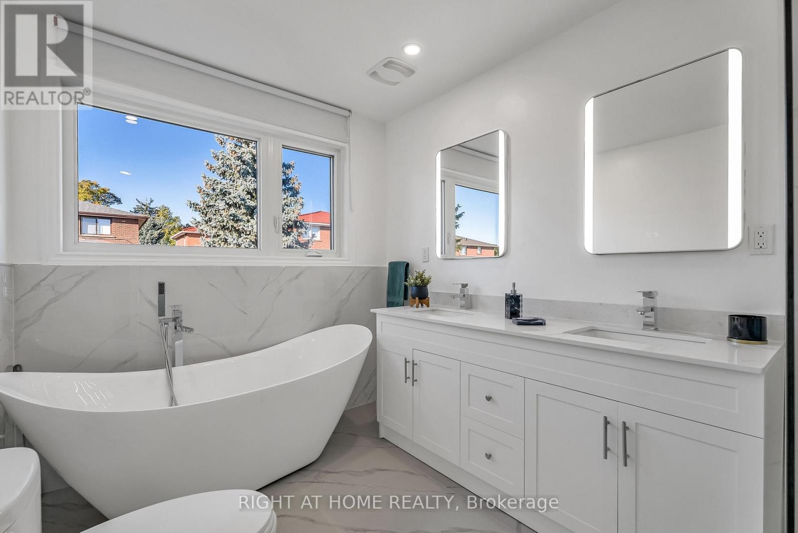 373 Firglen Ridge W, Vaughan, Ontario  L4L 1N6 - Photo 19 - N12589830