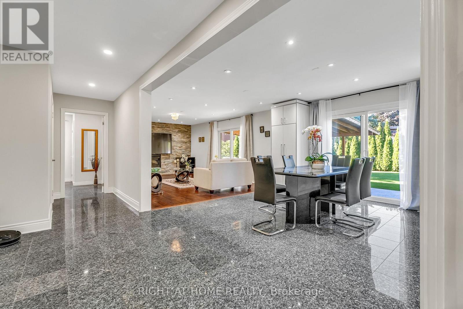 373 Firglen Ridge W, Vaughan, Ontario  L4L 1N6 - Photo 5 - N12589830