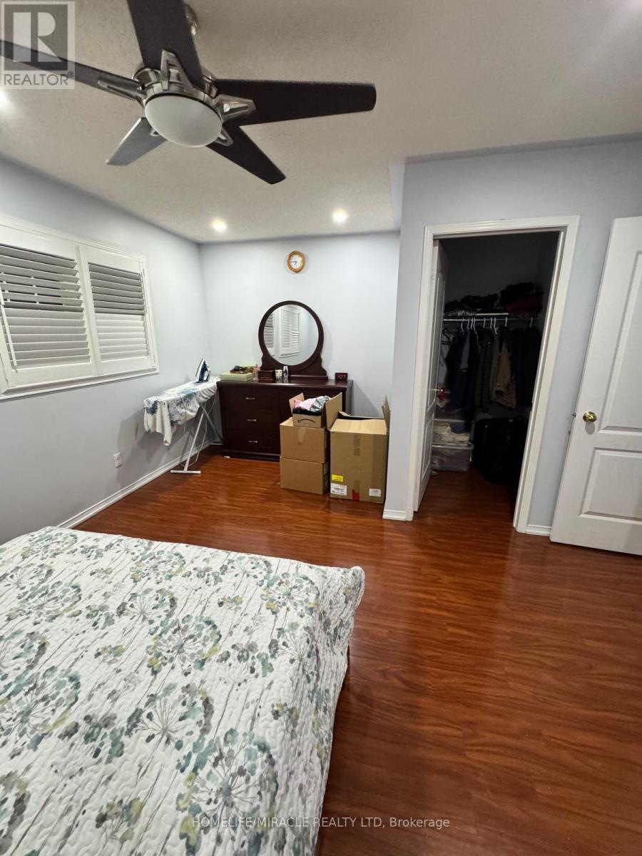 Main - 35 Applegrove Court, Brampton, Ontario  L6R 2Y8 - Photo 10 - W12549456