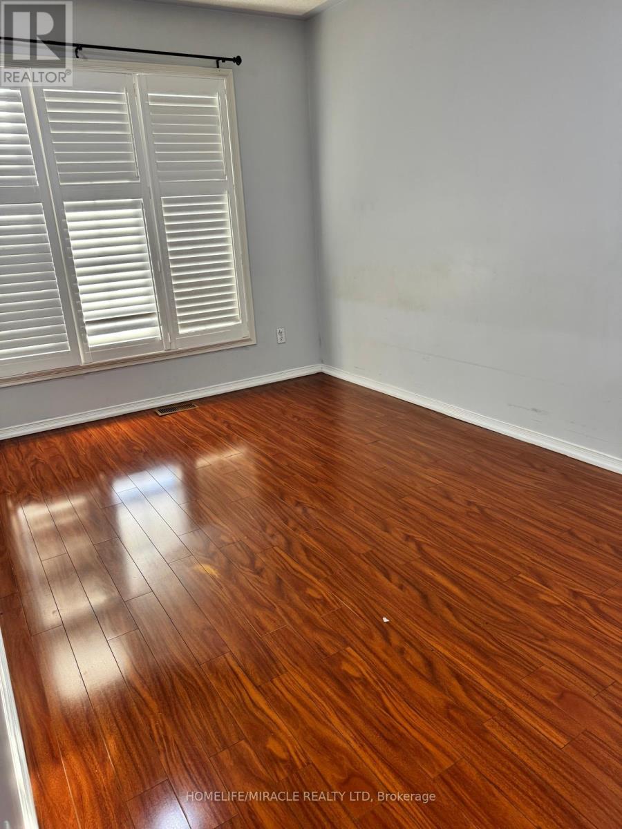 Main - 35 Applegrove Court, Brampton, Ontario  L6R 2Y8 - Photo 12 - W12549456