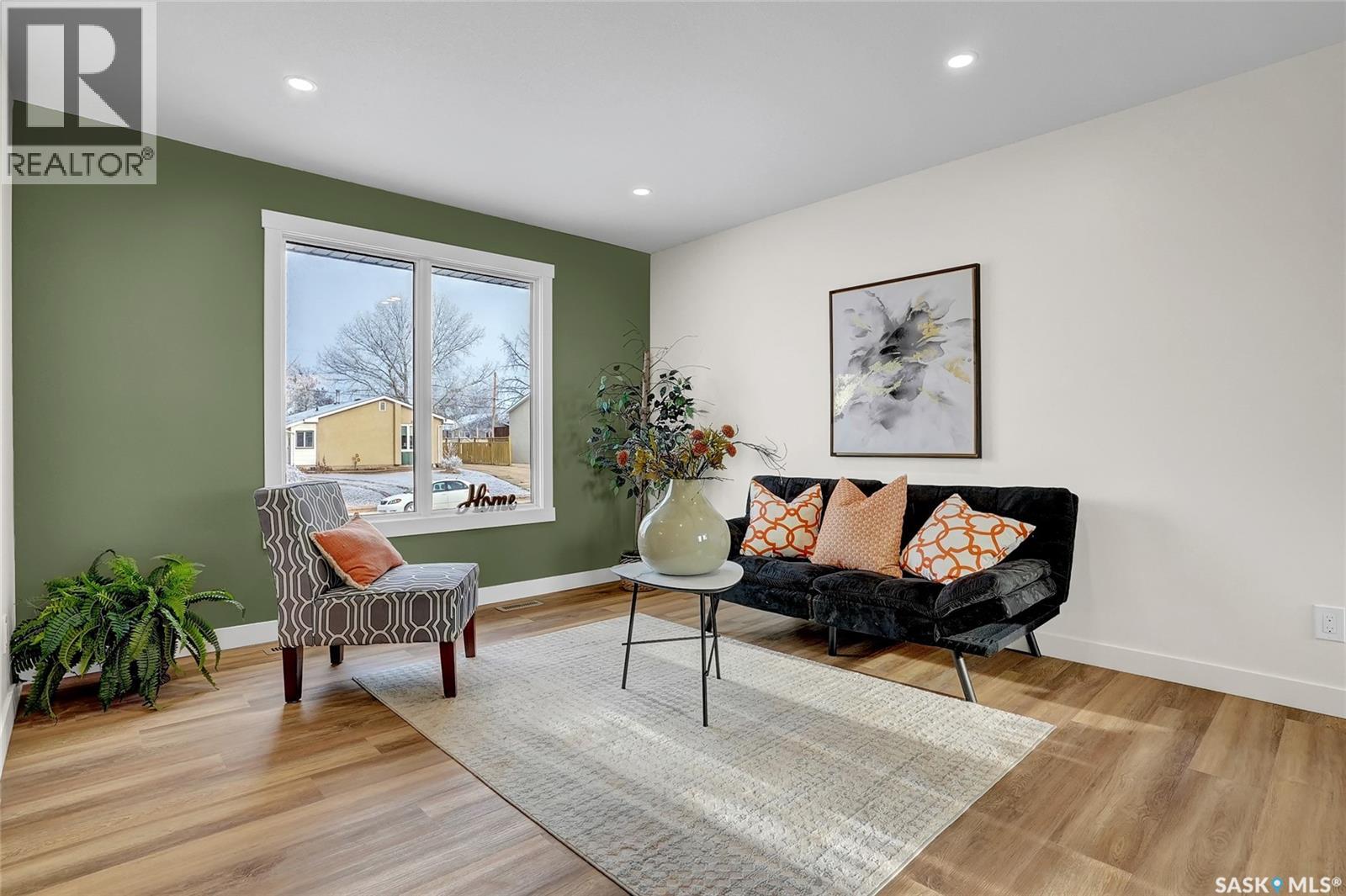 1543 Stadacona Street W, Moose Jaw, Saskatchewan  S6H 6S3 - Photo 10 - SK024932