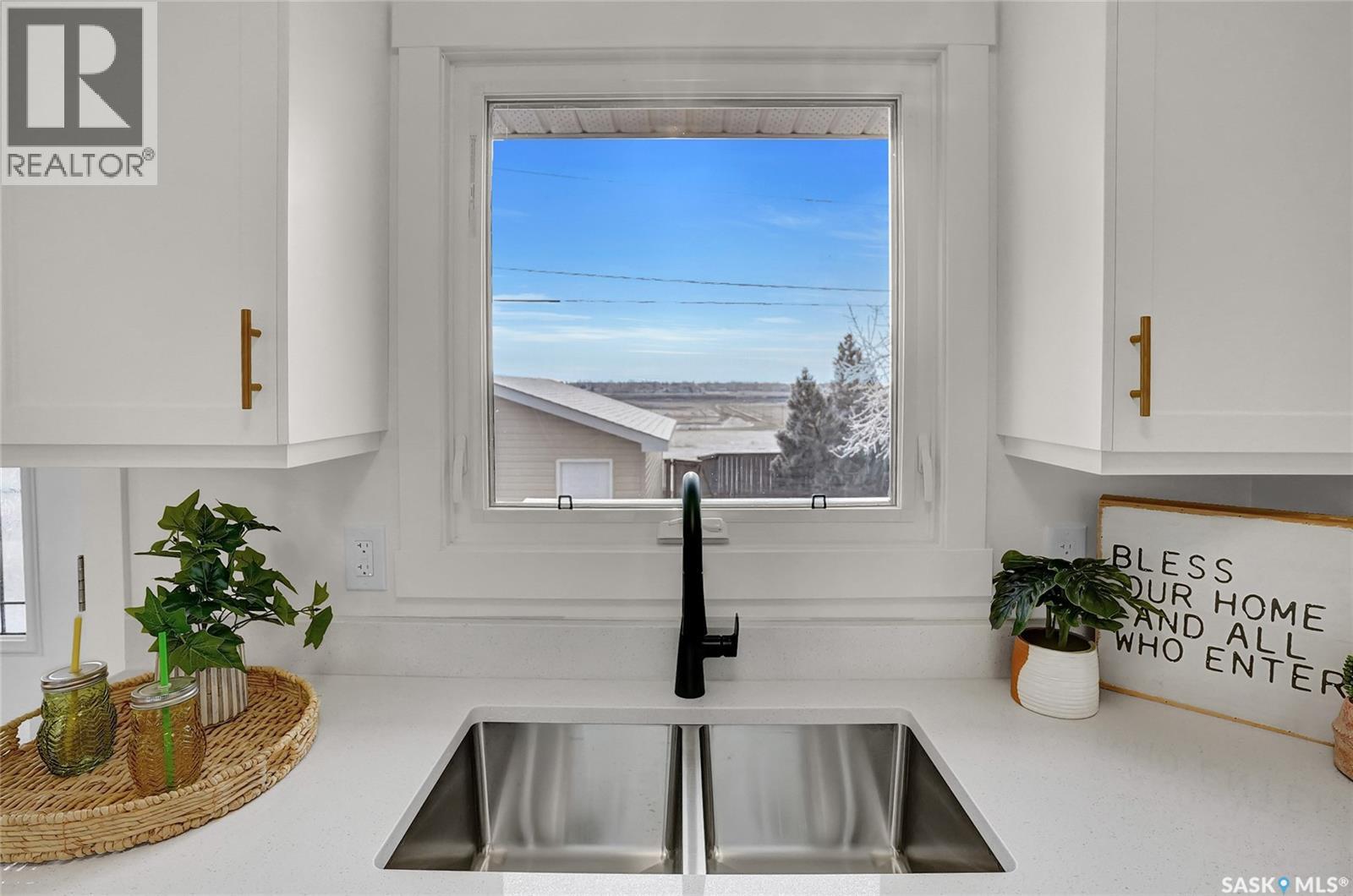 1543 Stadacona Street W, Moose Jaw, Saskatchewan  S6H 6S3 - Photo 16 - SK024932