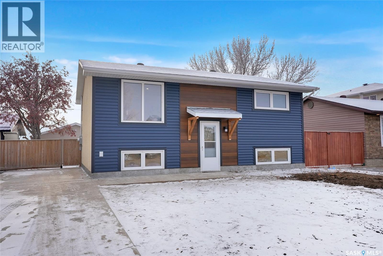 1543 Stadacona Street W, Moose Jaw, Saskatchewan  S6H 6S3 - Photo 4 - SK024932