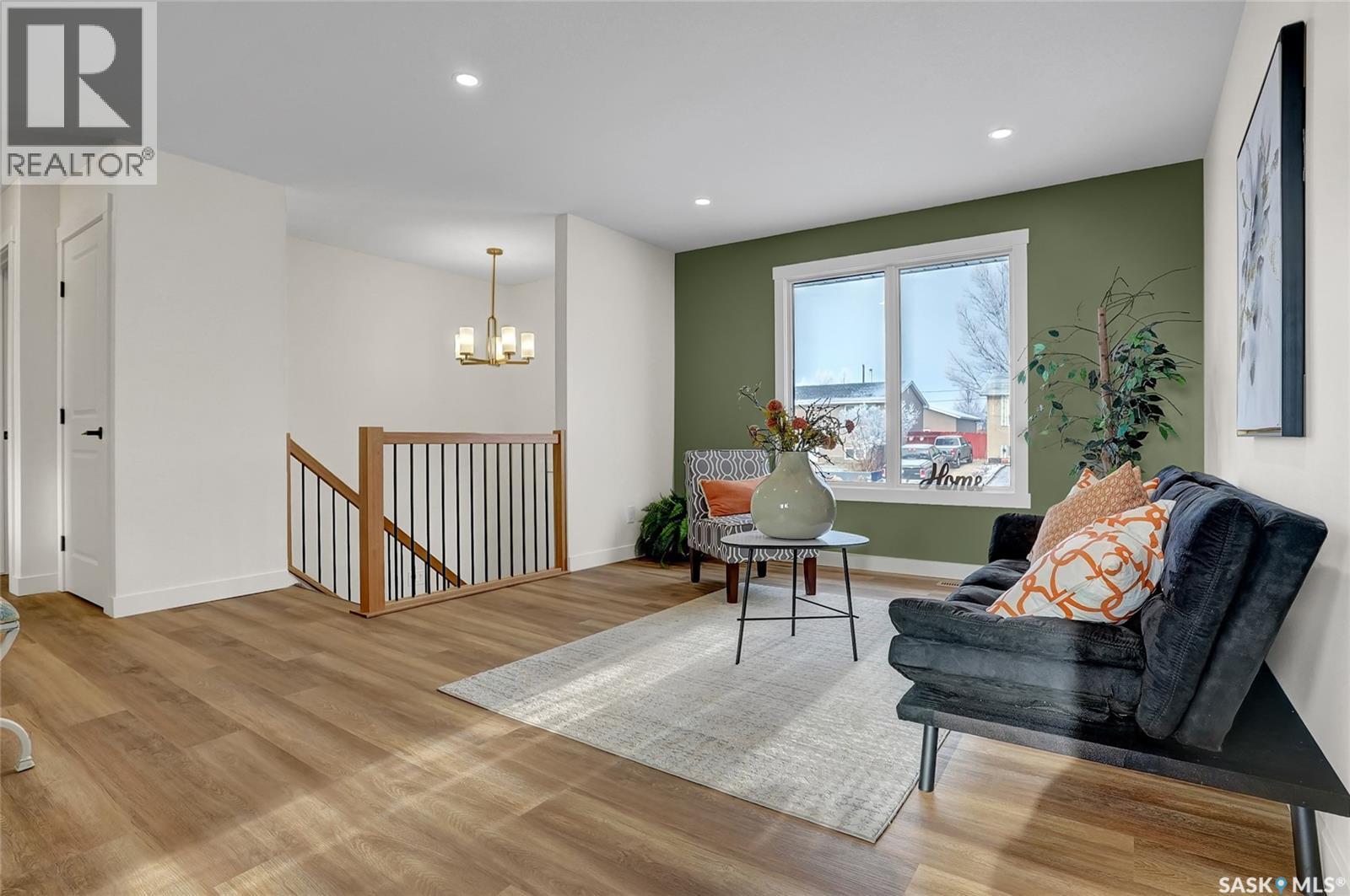 1543 Stadacona Street W, Moose Jaw, Saskatchewan  S6H 6S3 - Photo 6 - SK024932