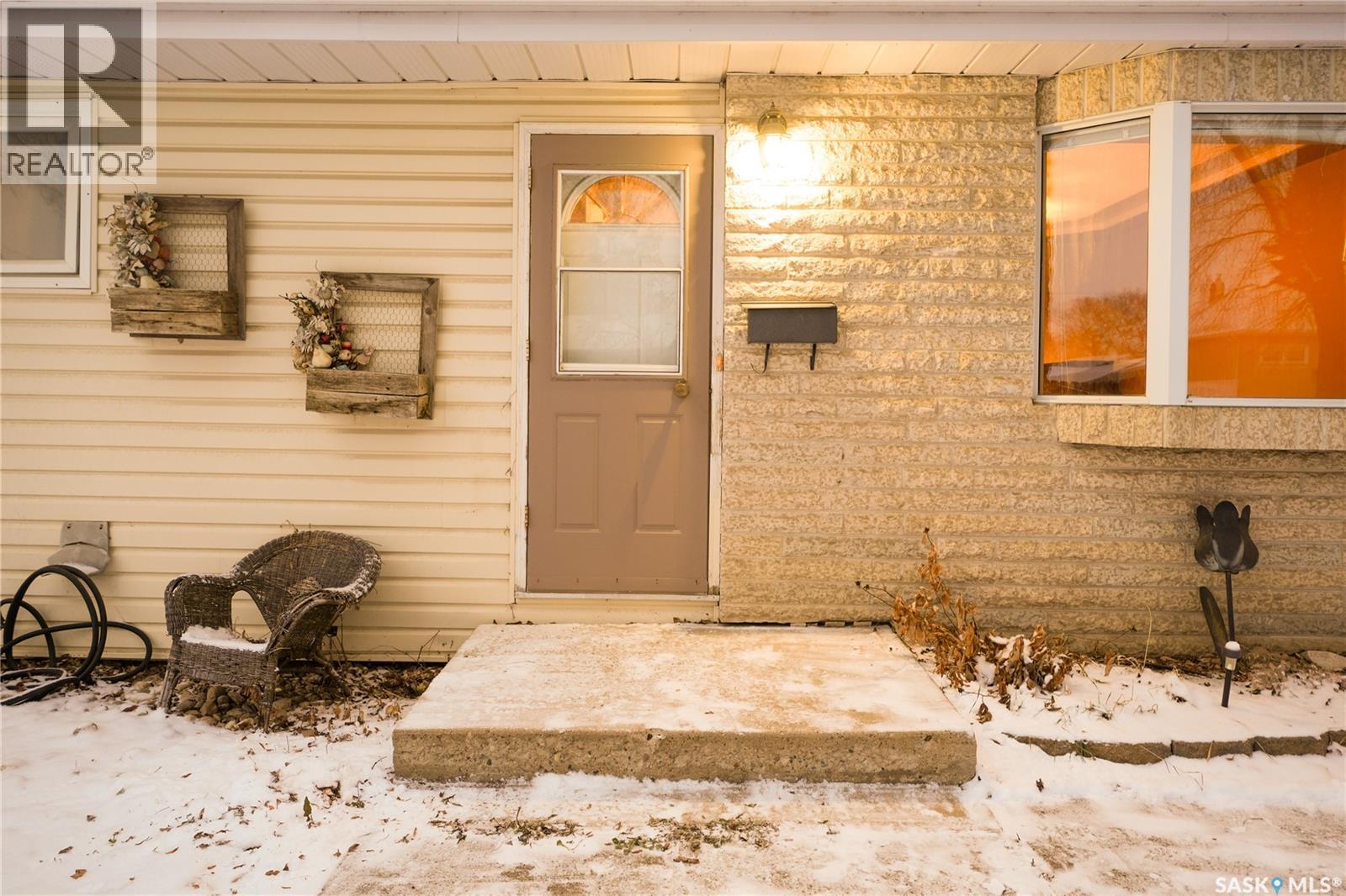 1126 Iroquois Street W, Moose Jaw, Saskatchewan  S6H 5B9 - Photo 5 - SK024808