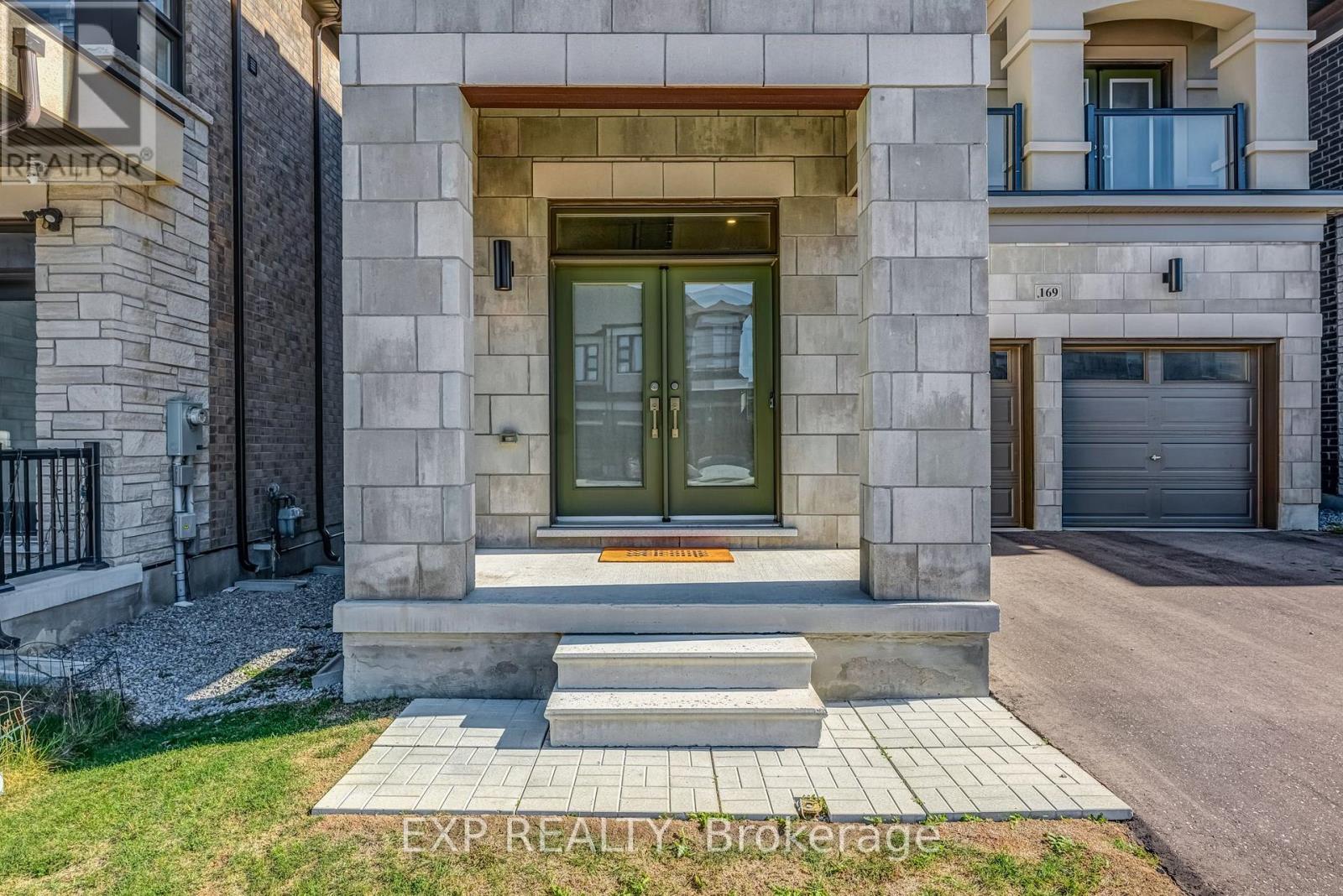 169 Bawden Drive, Richmond Hill, Ontario  L4S 0M2 - Photo 3 - N12589422