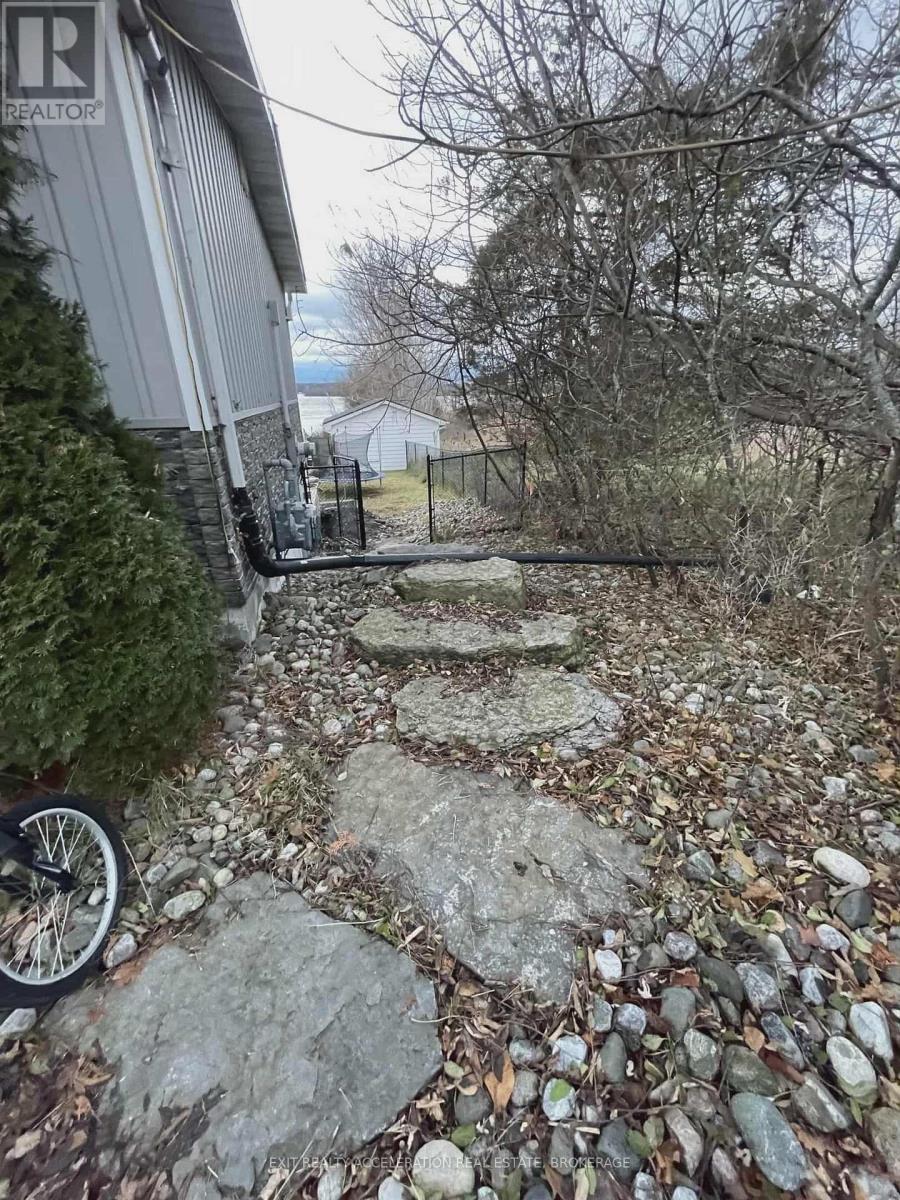 38 Main Street, Deseronto, Ontario  K0K 1X0 - Photo 12 - X12551554