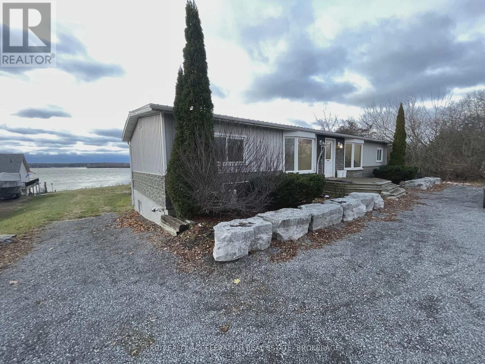 38 Main Street, Deseronto, Ontario  K0K 1X0 - Photo 2 - X12551554