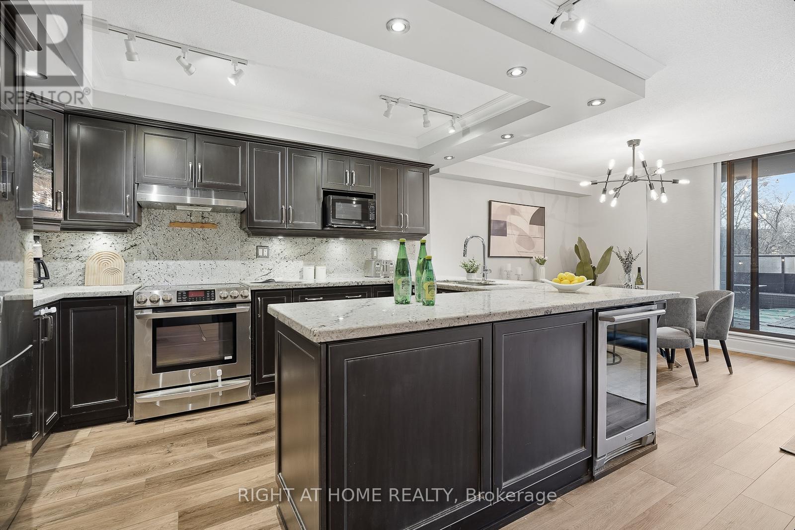 206 - 135 Marlee Avenue, Toronto, Ontario  M6B 4C6 - Photo 17 - W12589660