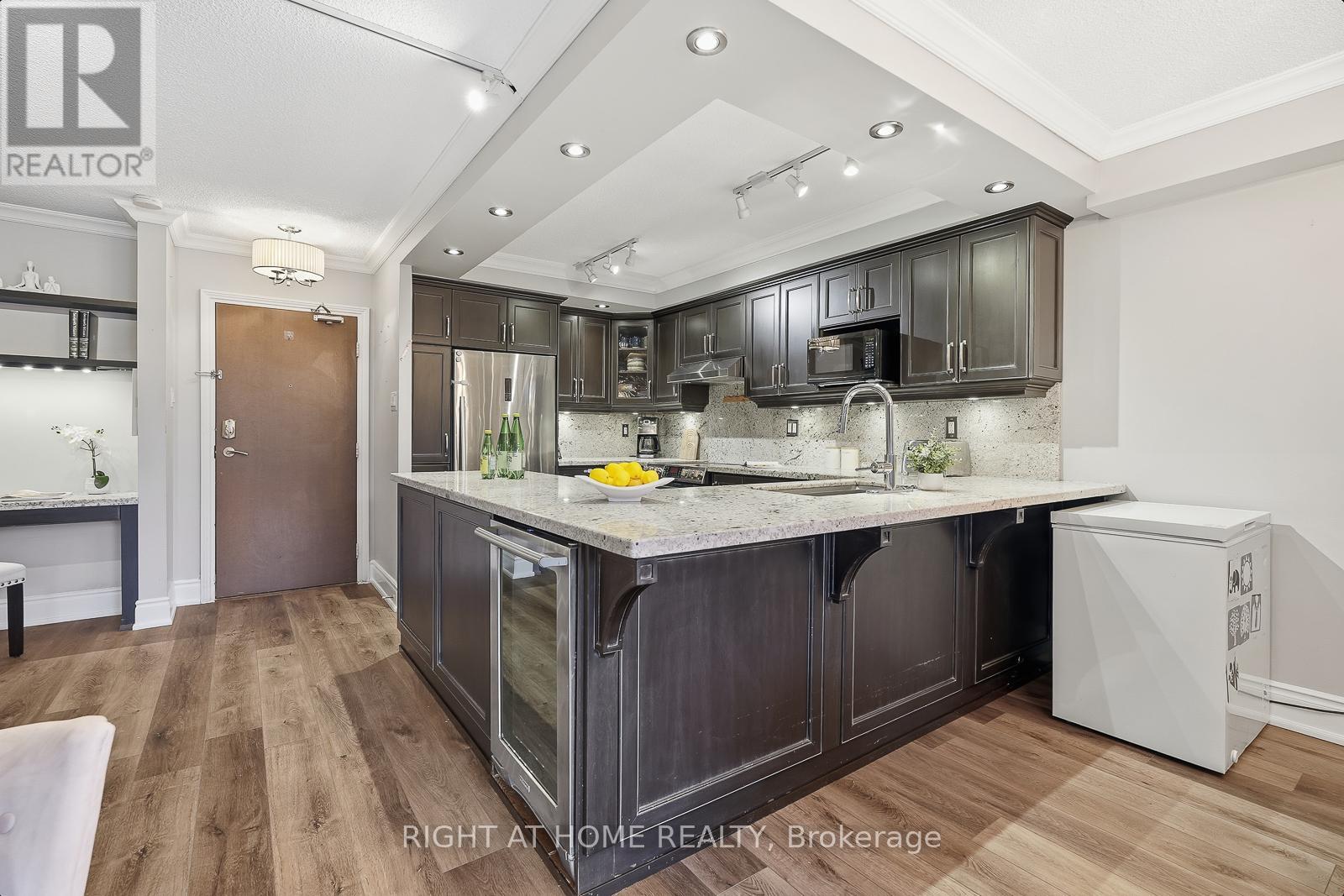 206 - 135 Marlee Avenue, Toronto, Ontario  M6B 4C6 - Photo 19 - W12589660