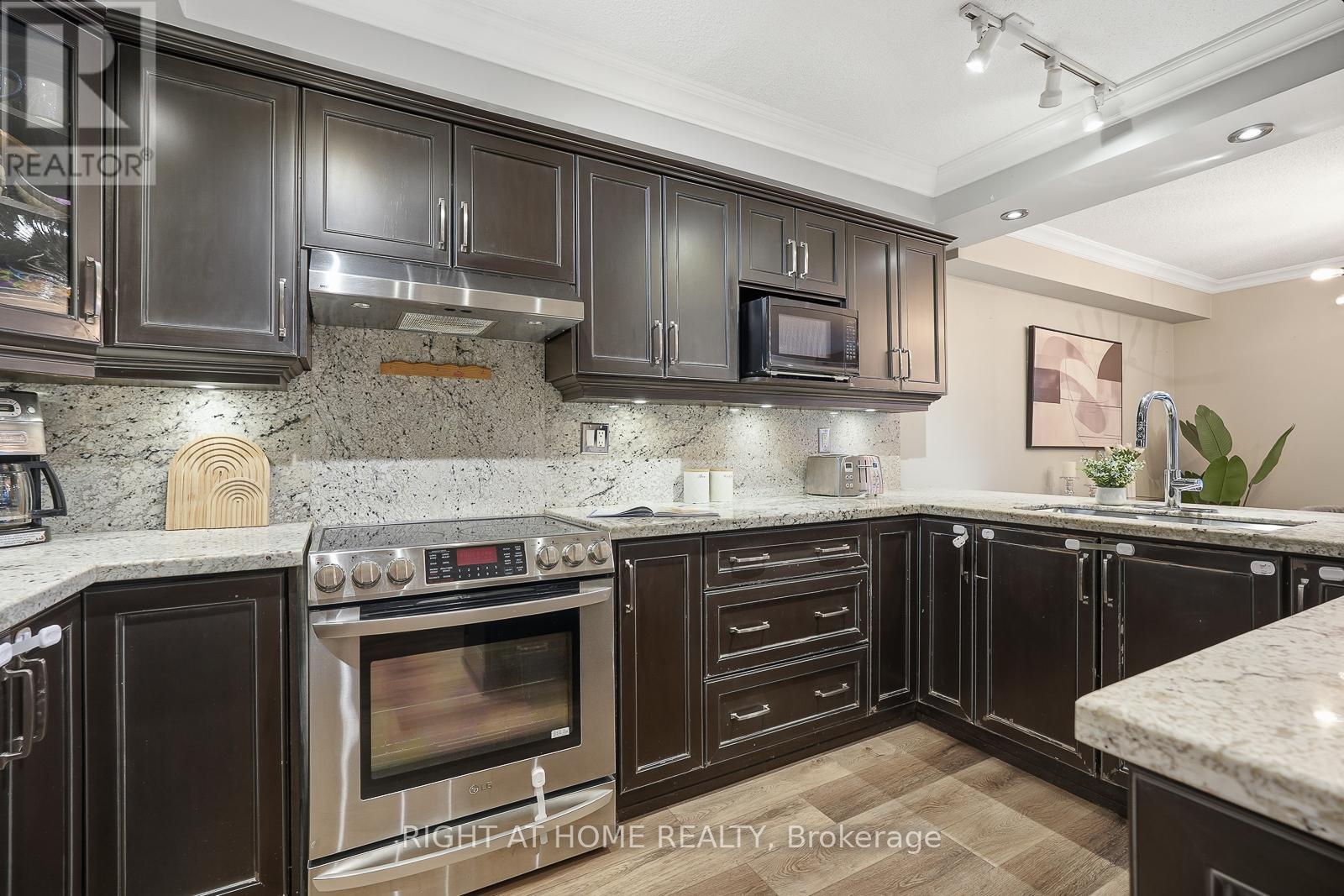 206 - 135 Marlee Avenue, Toronto, Ontario  M6B 4C6 - Photo 20 - W12589660