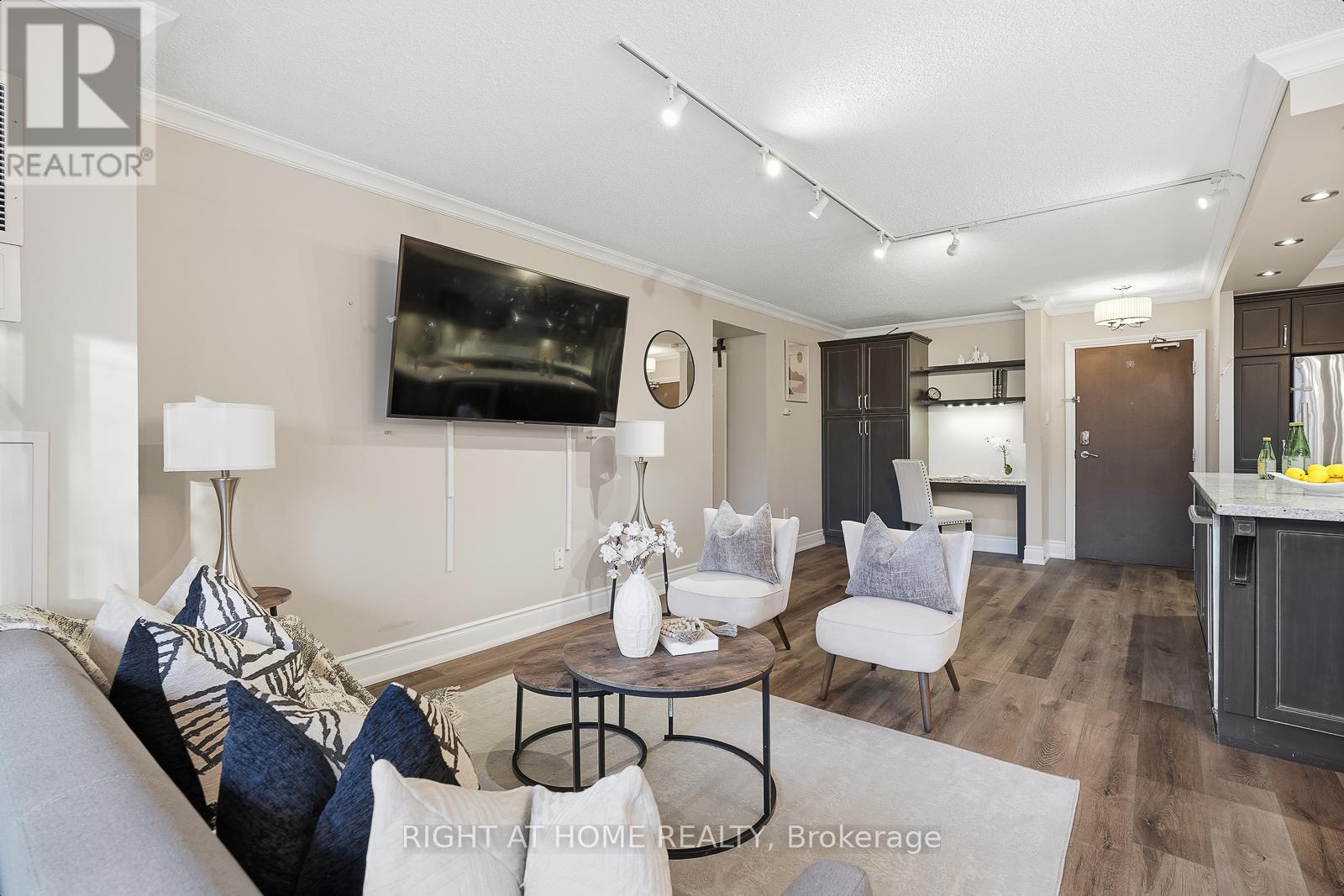 206 - 135 Marlee Avenue, Toronto, Ontario  M6B 4C6 - Photo 9 - W12589660