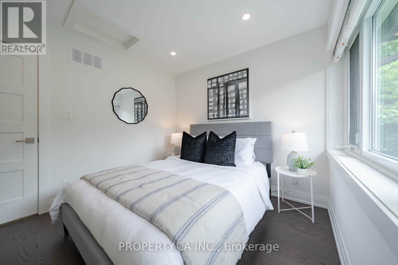 1533 Rometown Drive, Mississauga, Ontario  L5E 2T8 - Photo 18 - W12589692