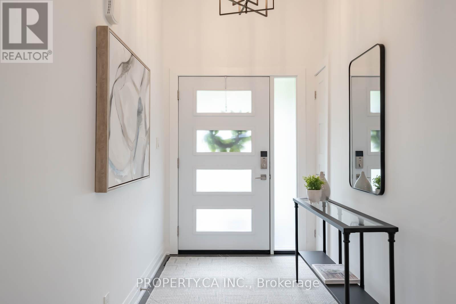 1533 Rometown Drive, Mississauga, Ontario  L5E 2T8 - Photo 2 - W12589692