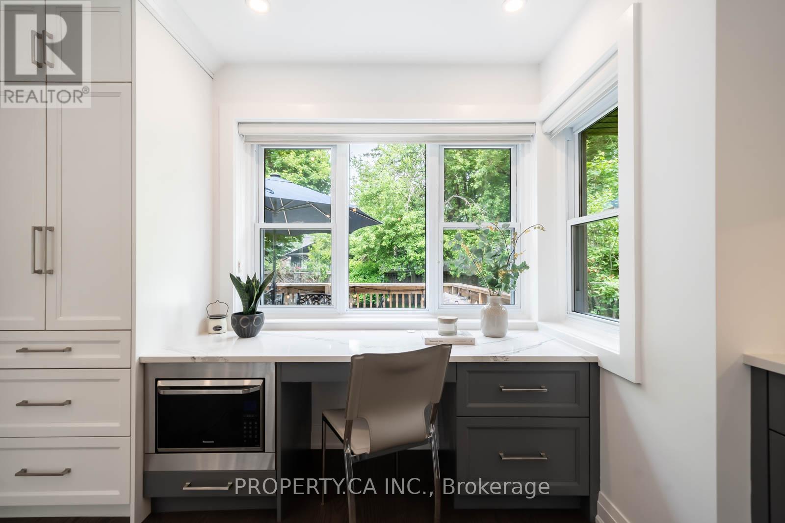 1533 Rometown Drive, Mississauga, Ontario  L5E 2T8 - Photo 6 - W12589692