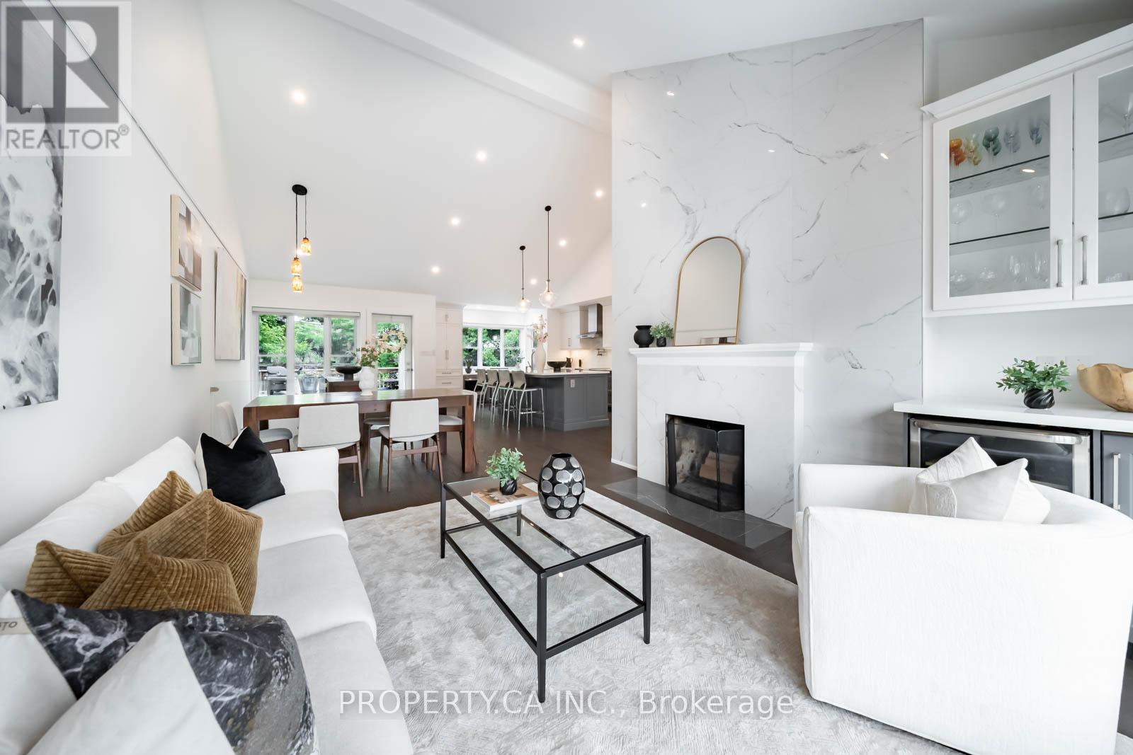 1533 Rometown Drive, Mississauga, Ontario  L5E 2T8 - Photo 9 - W12589692