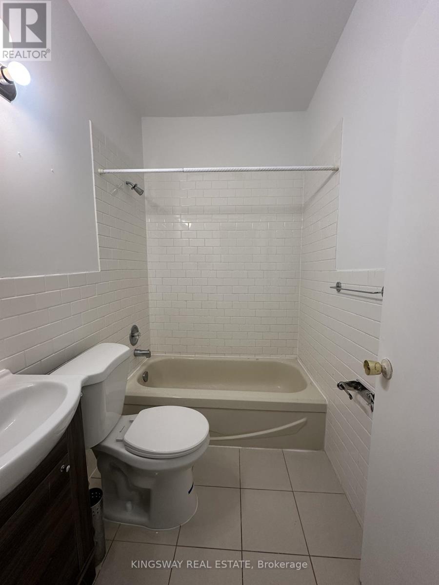 2b - 1504 Queen Street W, Toronto, Ontario  M6R 1A4 - Photo 10 - W12589726