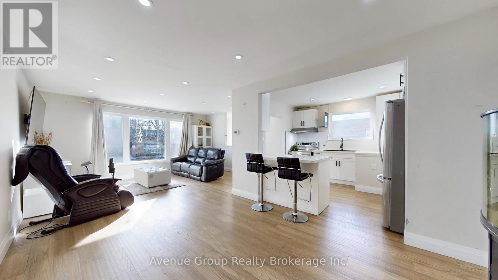 98 Topcliff Avenue, Toronto, Ontario  M3N 1L8 - Photo 6 - W12589736