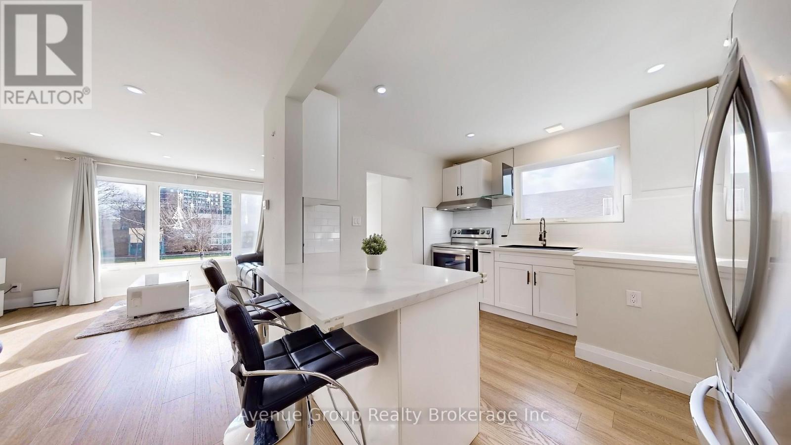 98 Topcliff Avenue, Toronto, Ontario  M3N 1L8 - Photo 8 - W12589736