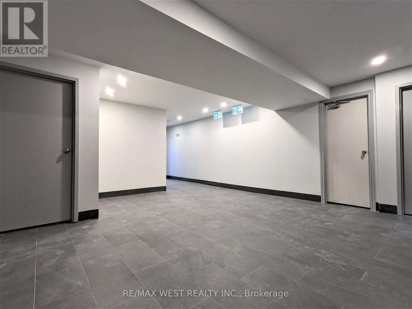 Ll1 - 2920 Dufferin Street, Toronto, Ontario  M6B 3S8 - Photo 14 - W12589788